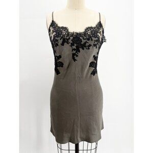 Marjolaine Silk slip with a neckline embroidered with black lace